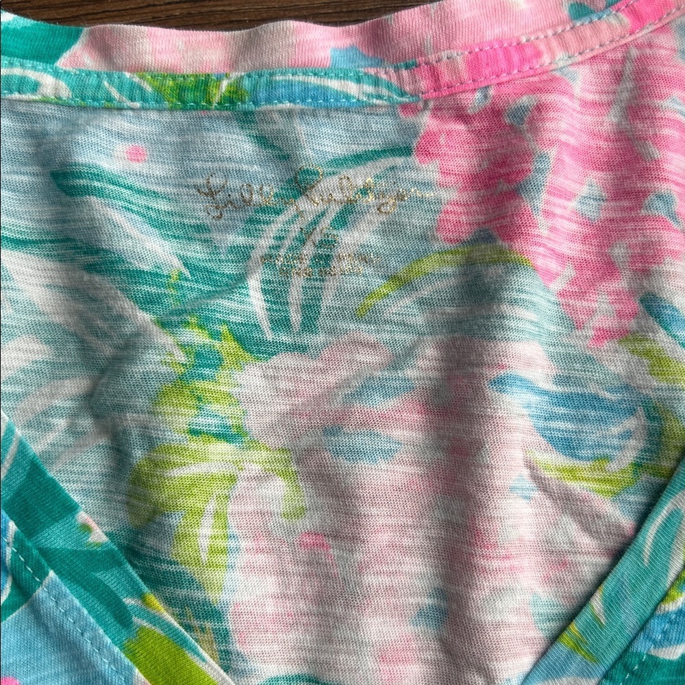 Lilly Pulitzer Colorful Short Sleeve T-shirt | Tropical | Vibrant | Colorful - Picture 3 of 5